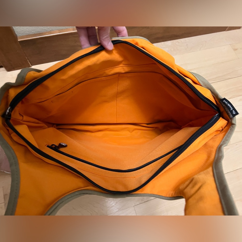 Crumpler The Headaitch Large Tan Brown Tote Shoulder Bag - Picture 3 of 3